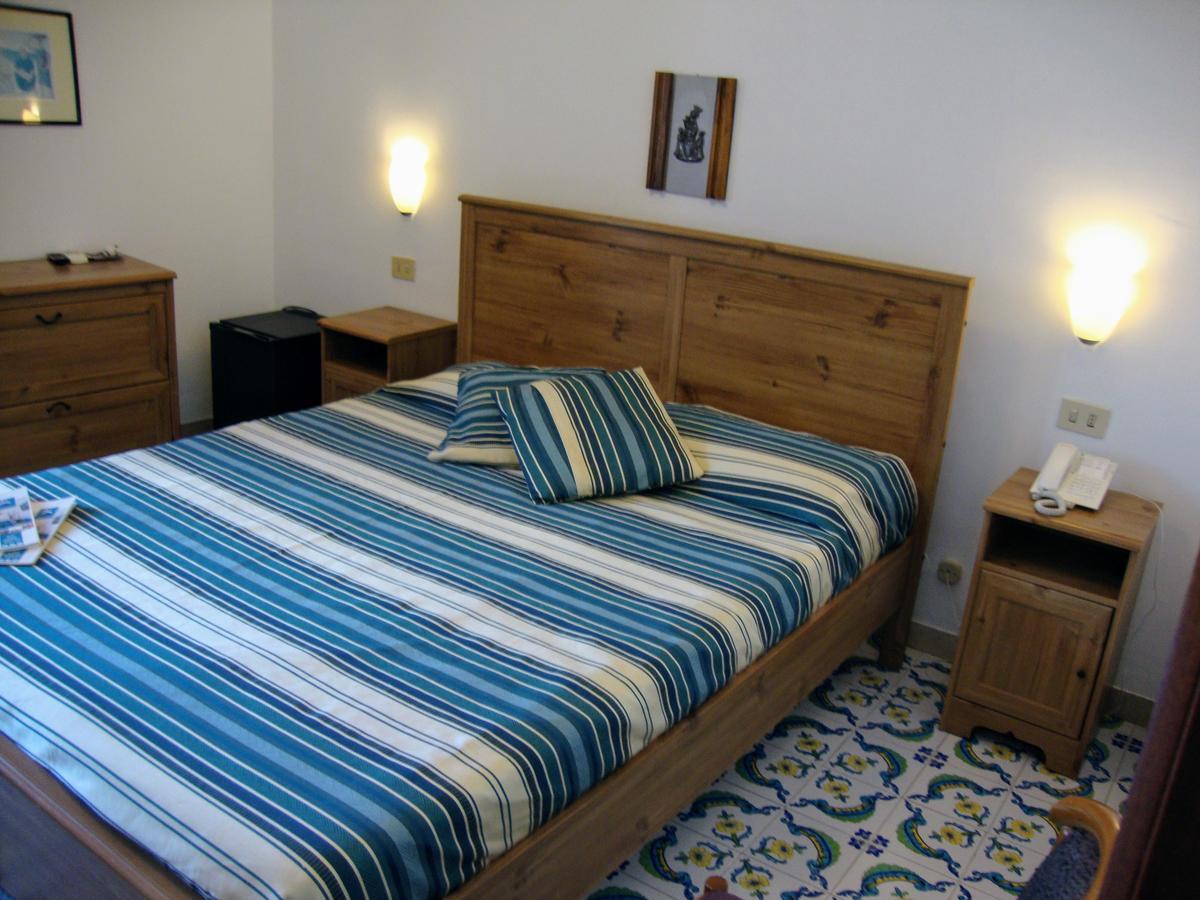Hotel Conte - S. Angelo Bay Serrara Fontana المظهر الخارجي الصورة